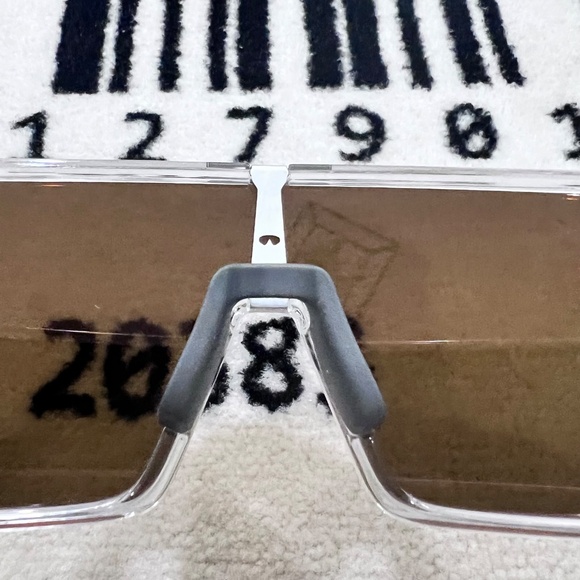 Oakley Sutro Low Bridge OO9406-B537 Polished Clear Frames w/ Prizm 24K Gold Lens - Picture 8 of 13